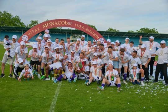 KFC Komárno celebrate winning the MONACObet Liga 2023/24